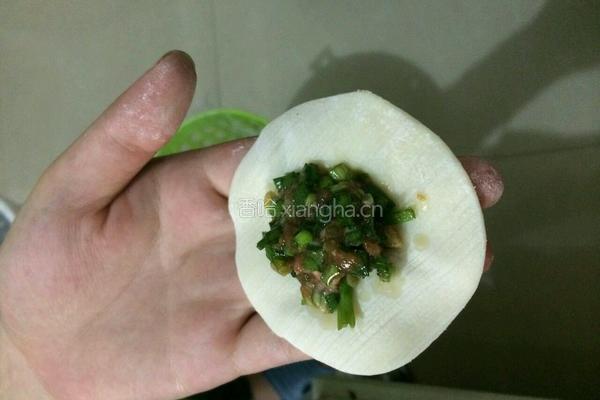 葱肉饺子的做法图解5
