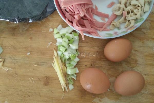 紫菜番茄鸡蛋汤的做法图解1