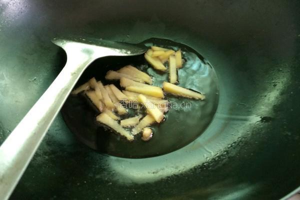 姜丝鸡块的做法图解3