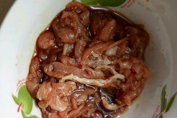 胡萝卜炒肉的做法图解3