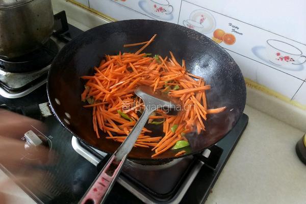 胡萝卜炒肉的做法图解7