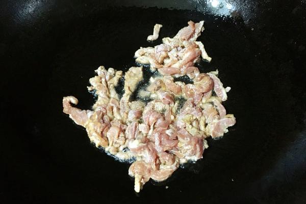 榨菜炒肉丝的做法图解3
