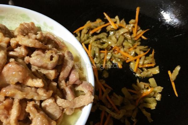 榨菜炒肉丝的做法图解7