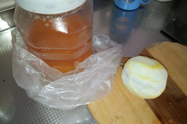 柠檬蜂蜜水的做法图解1