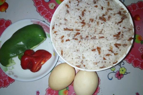 什锦蛋炒饭的做法图解1