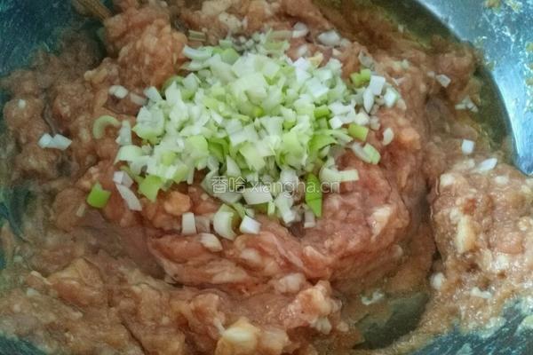猪肉豇豆馅饺子的做法图解7