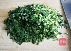韭菜鸡蛋饺子的做法图解1