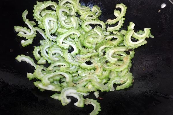 豆豉牛肉炒苦瓜的做法图解5