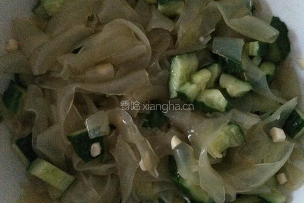 爽口黄瓜粉皮的做法图解4