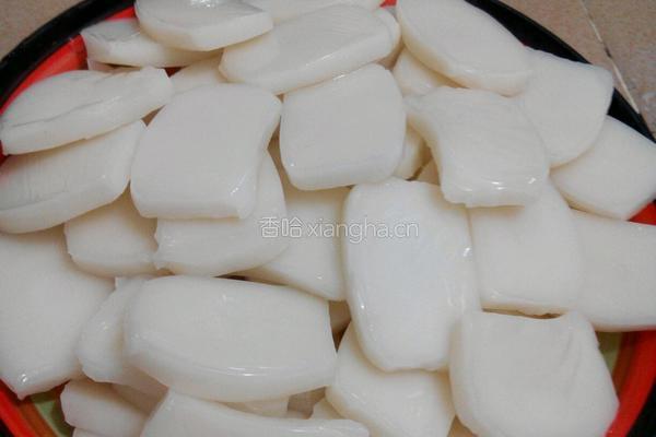 酸豆角年糕的做法图解2