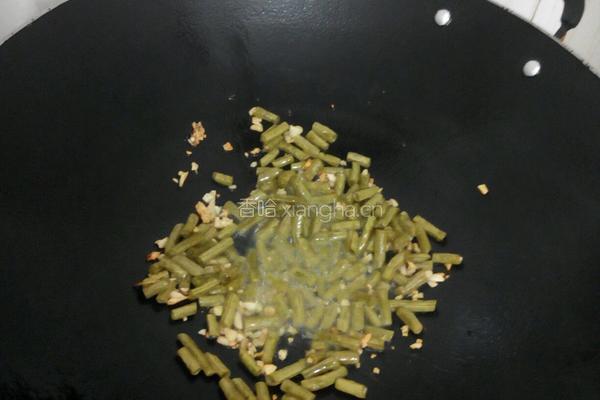 酸豆角年糕的做法图解5