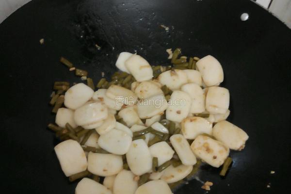 酸豆角年糕的做法图解6
