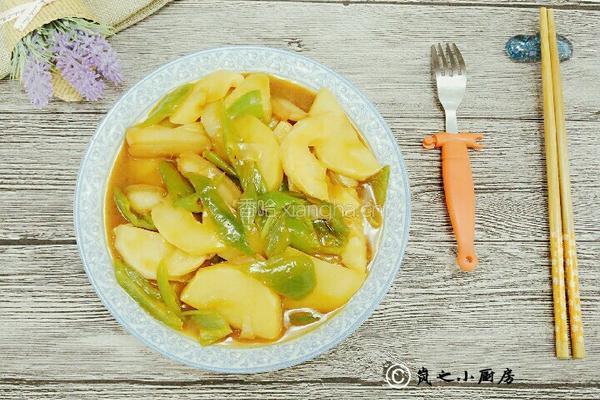 肥肉爆炒青椒酸笋的做法图解10