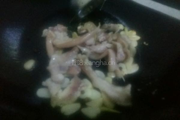 茶树菇炒五花肉的做法图解4