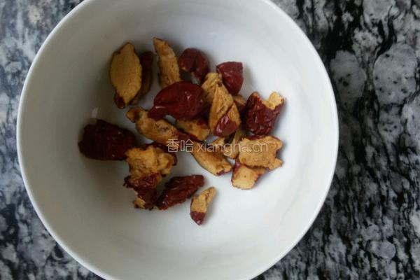 银耳莲子红枣汤的做法图解3