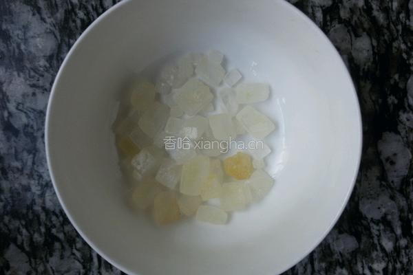 银耳莲子红枣汤的做法图解5
