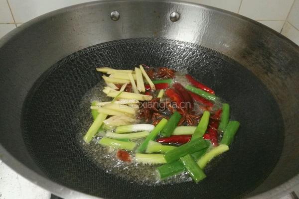 鸡腿炖榛蘑的做法图解4