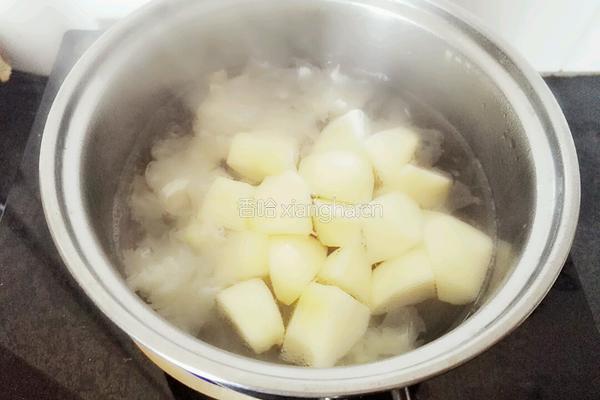冰糖苹果银耳汤的做法图解5