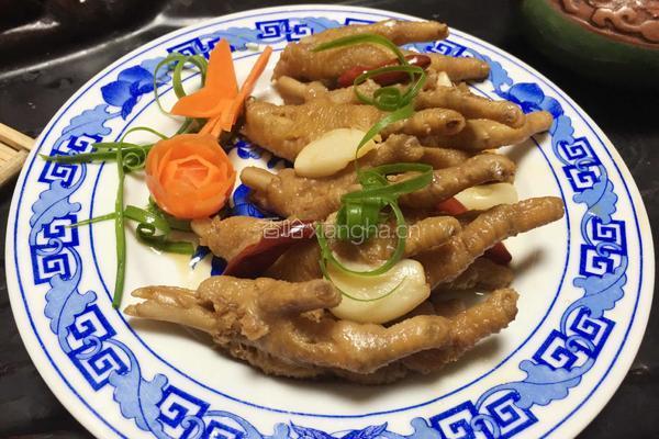 风味凤爪的做法图解10