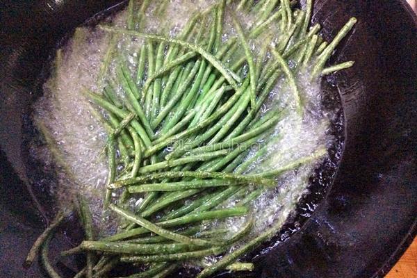 排骨烧豇豆的做法图解7
