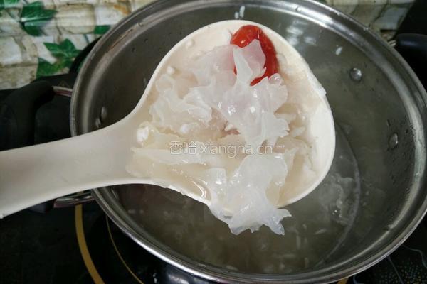 醪糟银耳羹的做法图解7