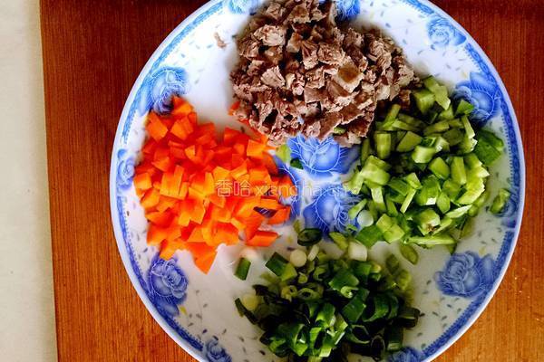 太阳花牛肉炒饭的做法图解2