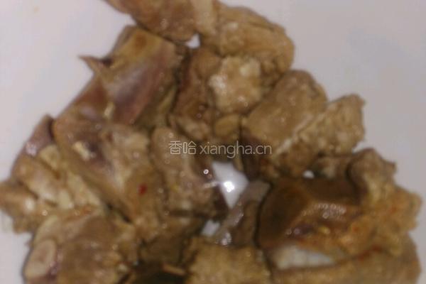四季豆烧排骨的做法图解1
