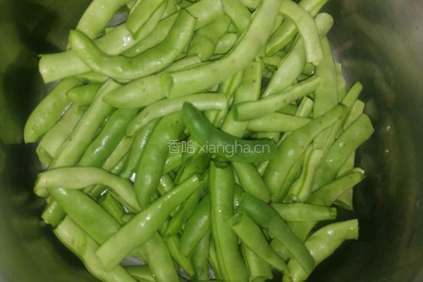 四季豆烧排骨的做法图解2