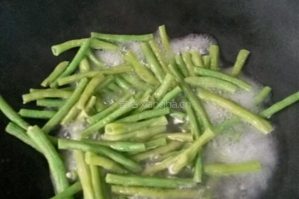 凉拌豆角的做法图解1