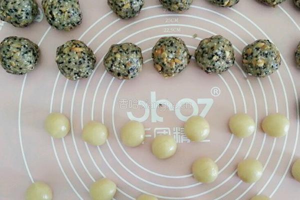 广式五仁月饼的做法图解9