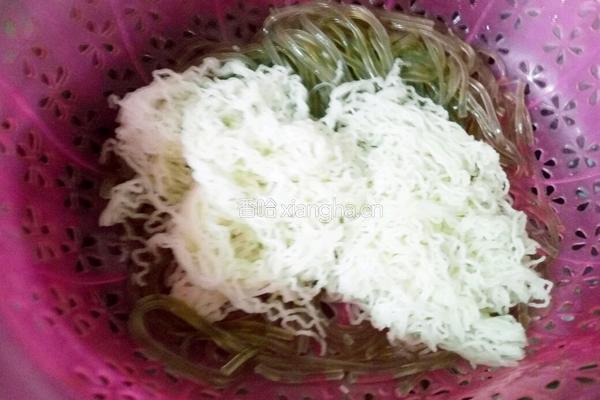 炒粉纤米粉的做法图解1