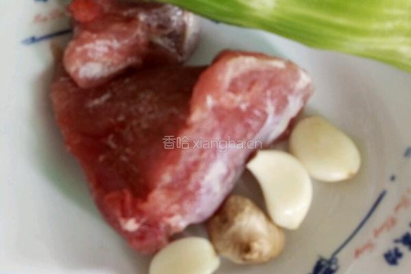 青笋肉片的做法图解1