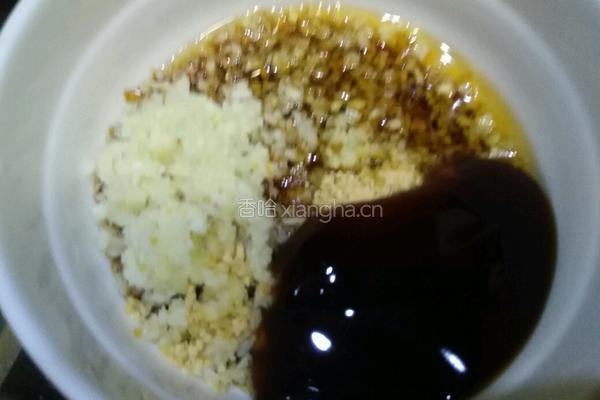 蒜蓉蚝油扇贝肉蒸粉丝的做法图解3
