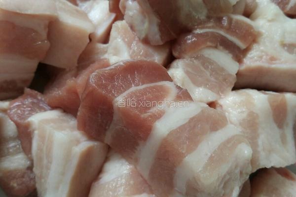 梅干菜烧肉的做法图解1