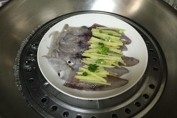 清蒸墨鱼仔的做法图解3