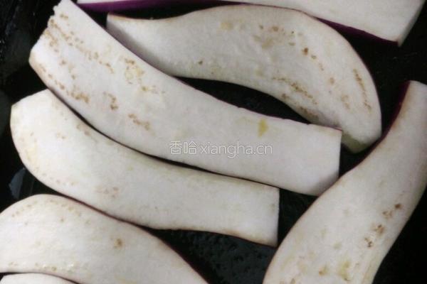 铁板烤茄子的做法图解1