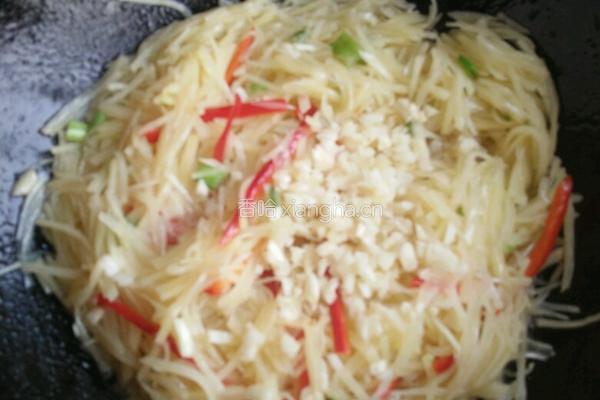 糖醋土豆丝的做法图解5