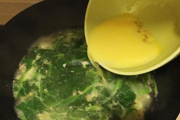 菠菜豆腐瘦肉海米蛋花汤的做法图解9