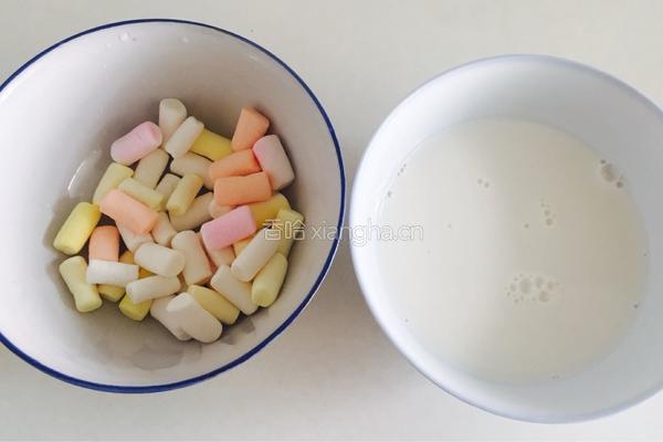 简易牛奶布丁的做法图解1