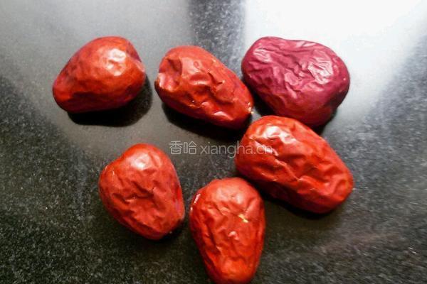 大枣烧排骨的做法图解2