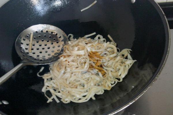 酱油番茄酱炒番茄面条的做法图解10