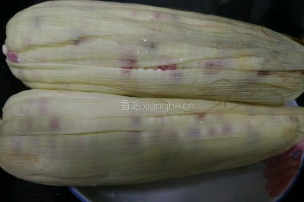 水煮糯米玉米的做法图解1