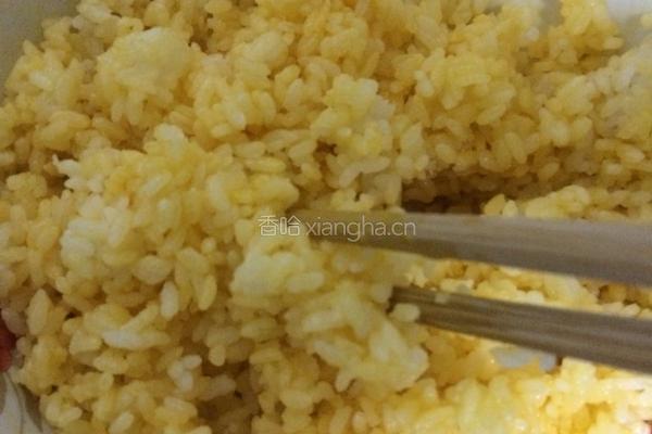 黄金蛋炒饭的做法图解2