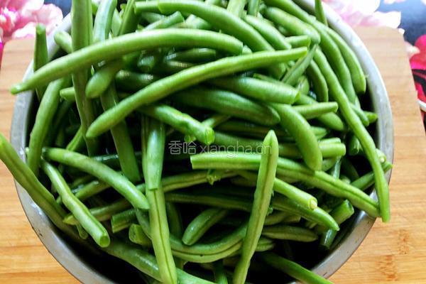 红烧肉炖豆角的做法图解2