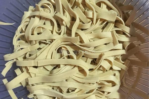 红椒豆腐皮的做法图解3