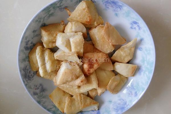 豆腐干炒洋葱胡萝卜片的做法图解6