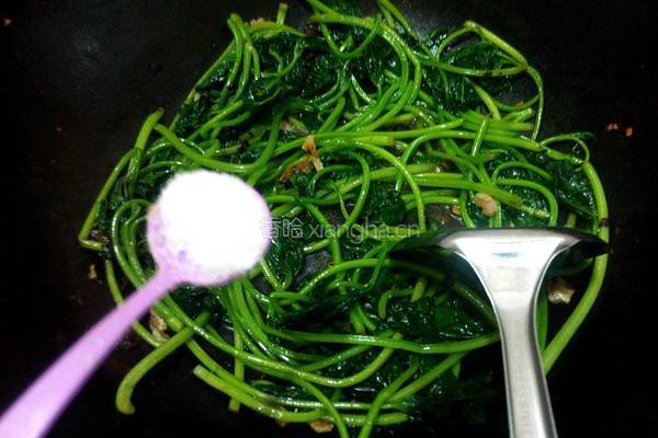 蒜香豆鼓炒红薯叶的做法图解6
