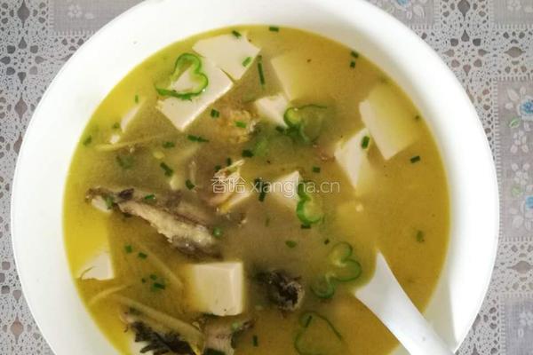 昂刺鱼（黄刺鱼）豆腐汤的做法图解6