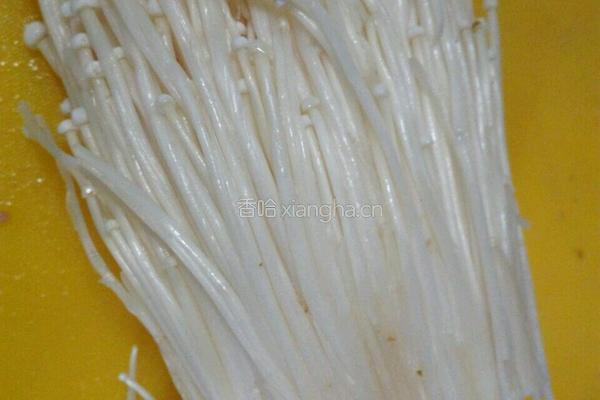 凉拌木耳金针菇的做法图解2