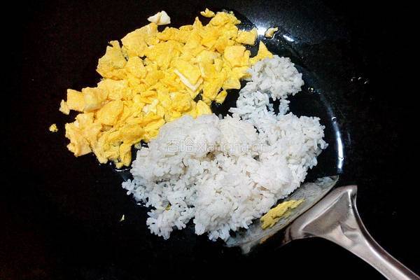 蛋炒饭的做法图解4